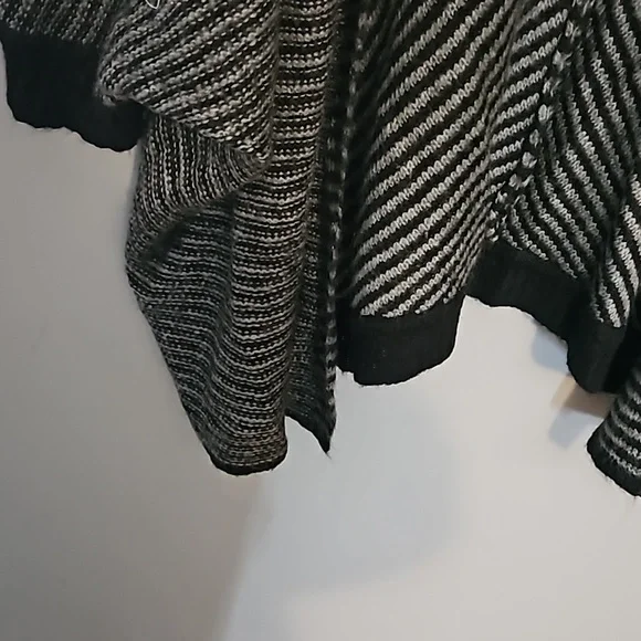 Plus cardigan - Picture 2 of 5